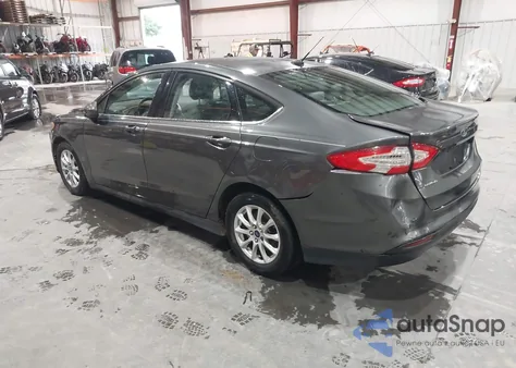 2015 Ford Fusion S z USA, uszkodzony, nr VIN 3FA6P0G74FR141502